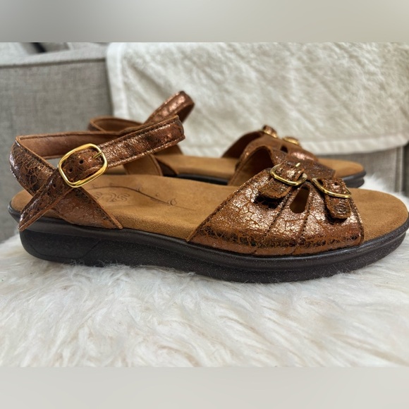 SAS DUO BRONZE METALLIC LEATHER CUSHIONED CASUAL WIDE WIDTH BUCKLE SANDAL SZ 7WW - Picture 3 of 9